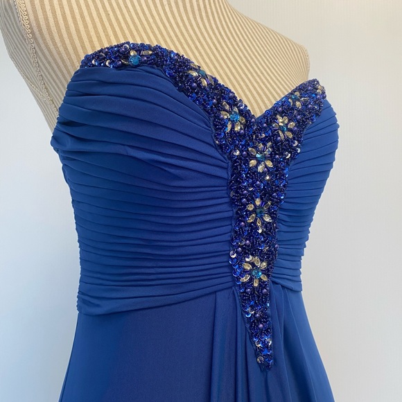 Prom or bridemaids dress - medium - Picture 2 of 5